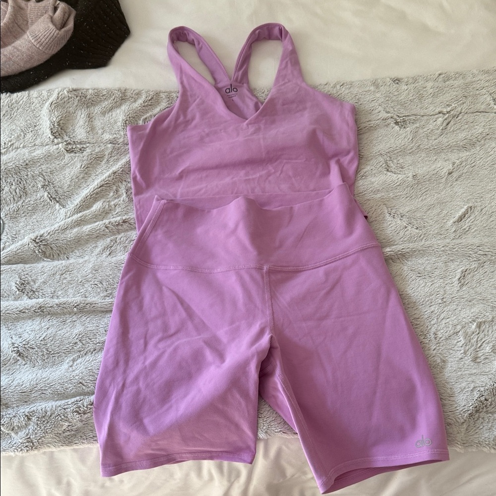 ALO Yoga Lilac Activewear Set